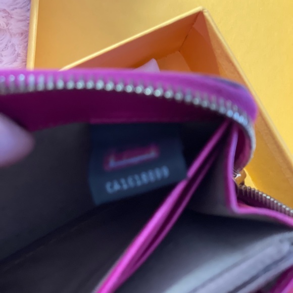 Fendi zip around wallet - Picture 3 of 7